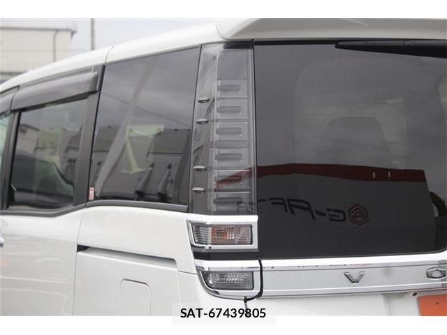 Toyota VOXY HYBRID 2018-10 7331153-14