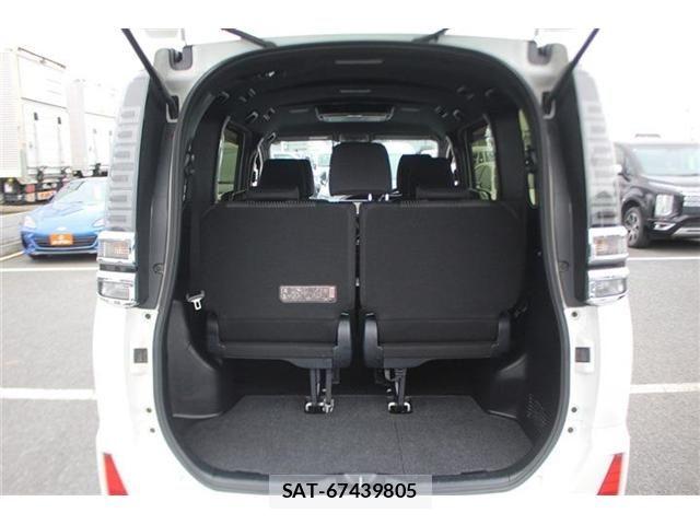Toyota VOXY HYBRID 2018-10 7331153-26