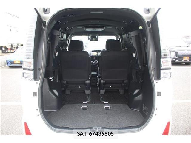 Toyota VOXY HYBRID 2018-10 7331153-27