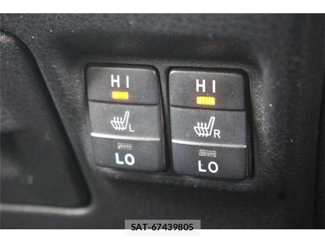 Toyota VOXY HYBRID 2018-10 7331153-5