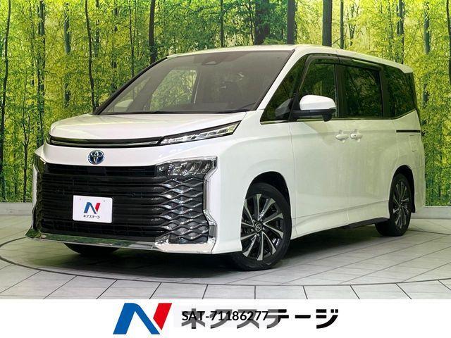Toyota VOXY HYBRID 2022-12 7360449-0