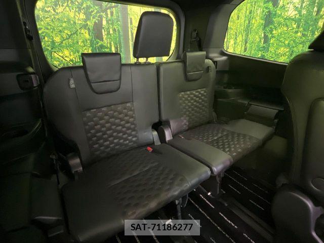 Toyota VOXY HYBRID 2022-12 7360449-9