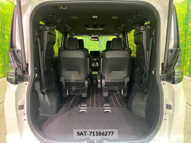 Toyota VOXY HYBRID 2022-12 7360449-10