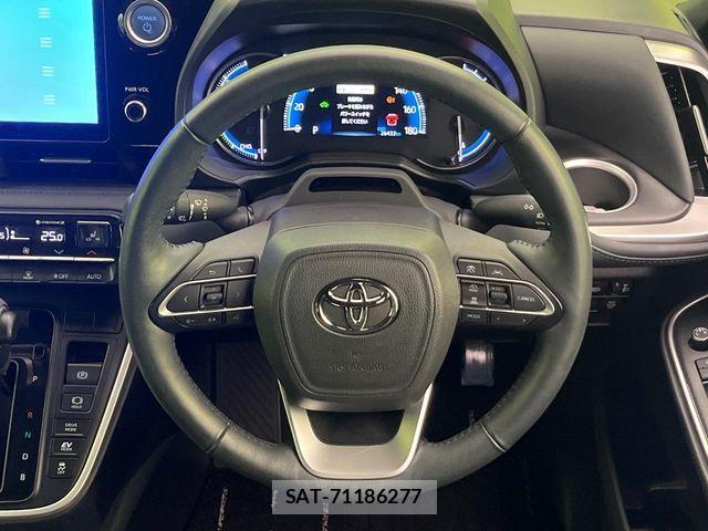 Toyota VOXY HYBRID 2022-12 7360449-11