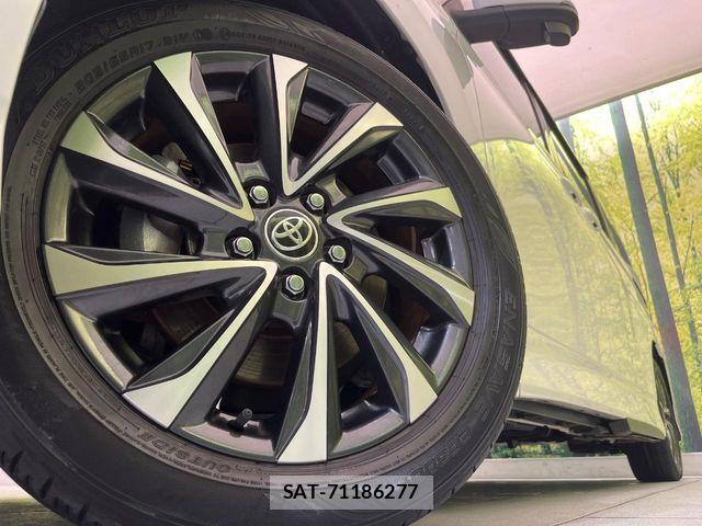 Toyota VOXY HYBRID 2022-12 7360449-13