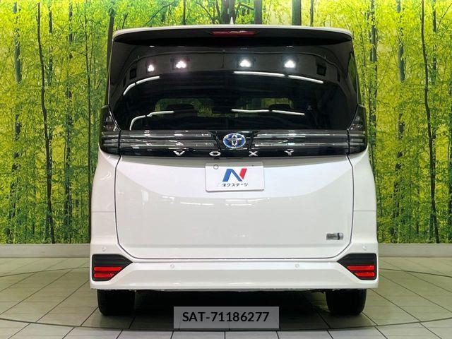 Toyota VOXY HYBRID 2022-12 7360449-15