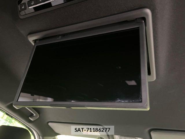 Toyota VOXY HYBRID 2022-12 7360449-4