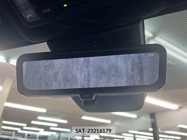 Toyota VOXY HYBRID 2025-11 7360438-11