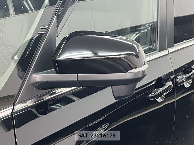 Toyota VOXY HYBRID 2025-11 7360438-24