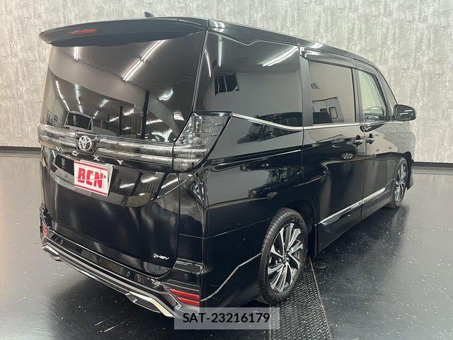 Toyota VOXY HYBRID 2025-11 7360438-2