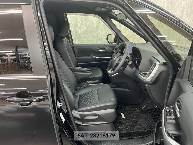 Toyota VOXY HYBRID 2025-11 7360438-3
