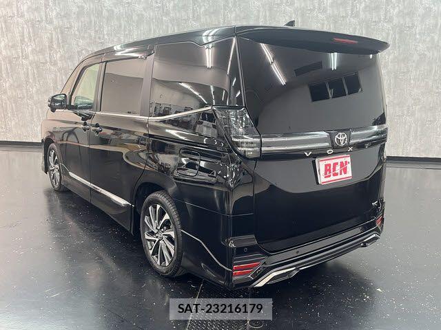 Toyota VOXY HYBRID 2025-11 7360438-8