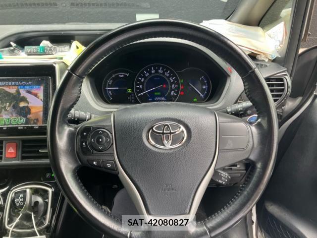 Toyota VOXY HYBRID 2018-12 7360462-11