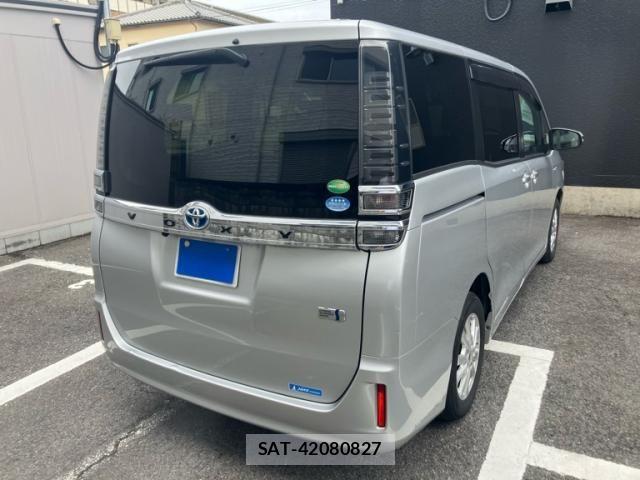 Toyota VOXY HYBRID 2018-12 7360462-2