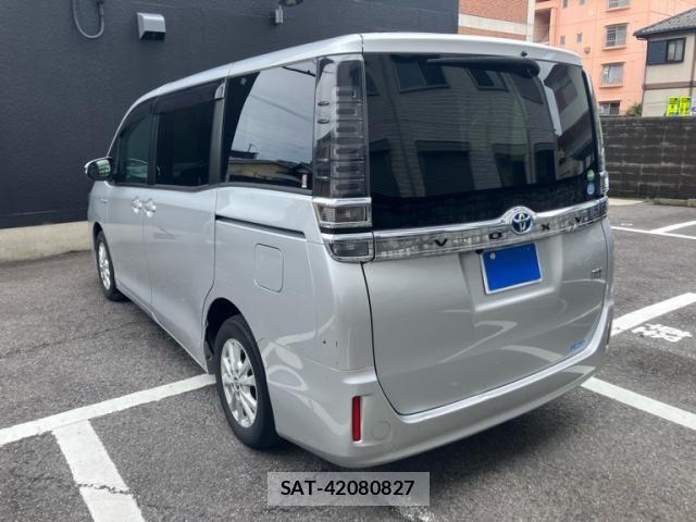 Toyota VOXY HYBRID 2018-12 7360462-3