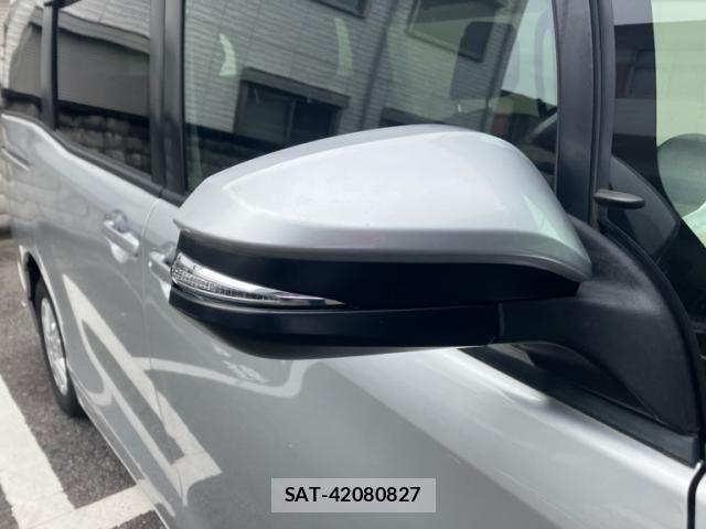 Toyota VOXY HYBRID 2018-12 7360462-5