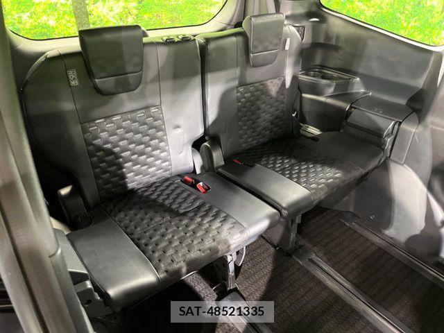 Toyota VOXY HYBRID 2023-07 7360444-9