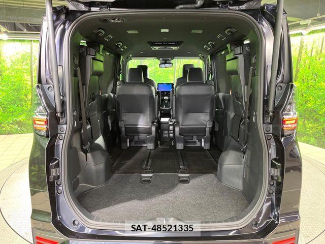 Toyota VOXY HYBRID 2023-07 7360444-10
