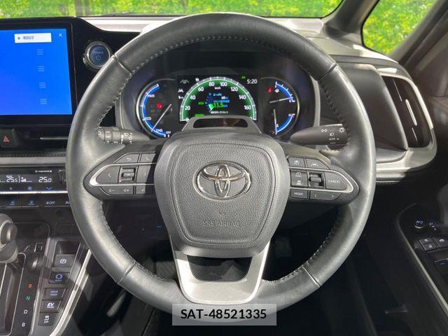 Toyota VOXY HYBRID 2023-07 7360444-11