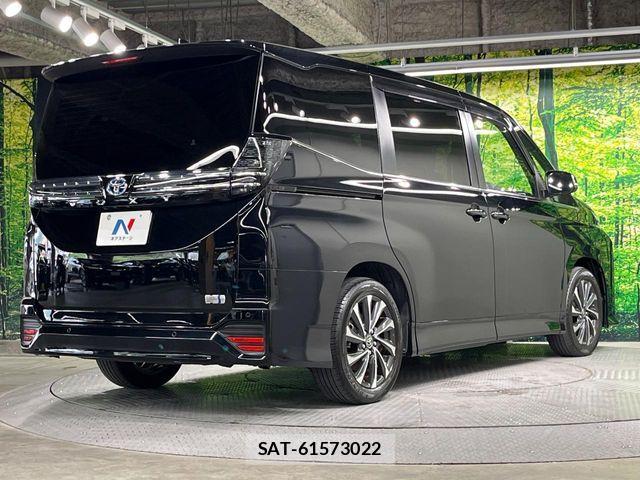Toyota VOXY HYBRID 2022-03 7360455-17