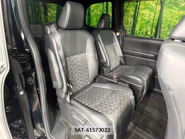 Toyota VOXY HYBRID 2022-03 7360455-8