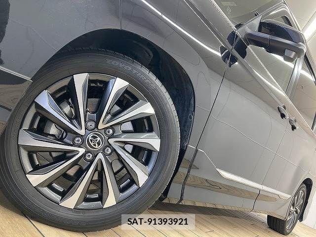 Toyota VOXY HYBRID 2022-12 7360447-18