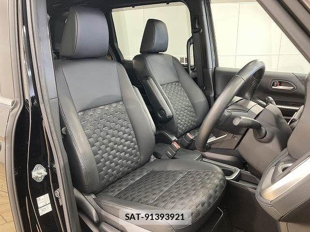 Toyota VOXY HYBRID 2022-12 7360447-4
