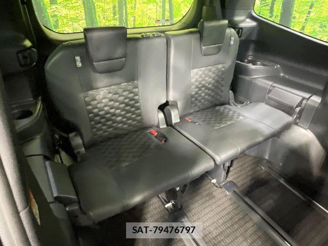 Toyota VOXY HYBRID 2025-09 7360437-9