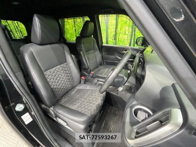 Toyota VOXY HYBRID 2022-06 7360451-9