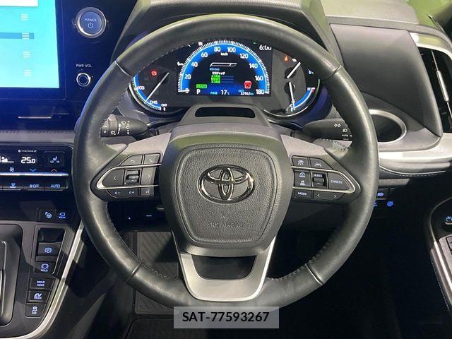 Toyota VOXY HYBRID 2022-06 7360451-12