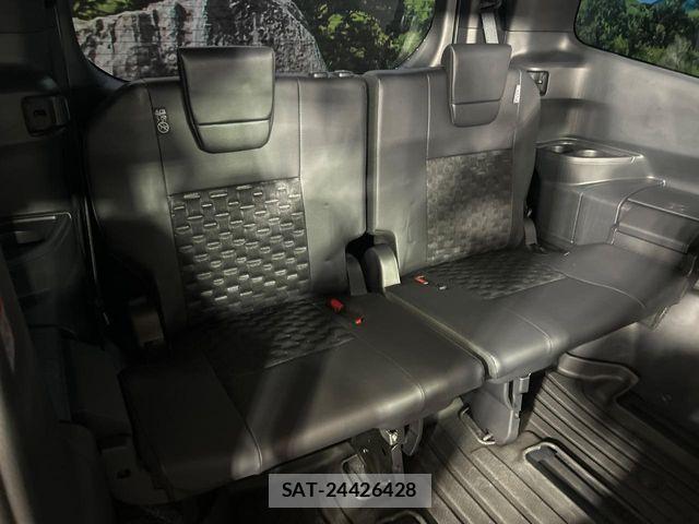 Toyota VOXY HYBRID 2025-10 7360441-9