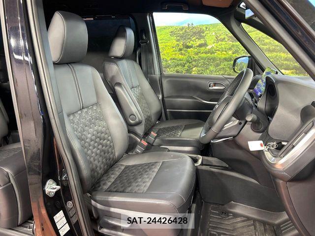 Toyota VOXY HYBRID 2025-10 7360441-7