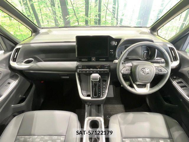 Toyota VOXY HYBRID 2026-01 7360440-1