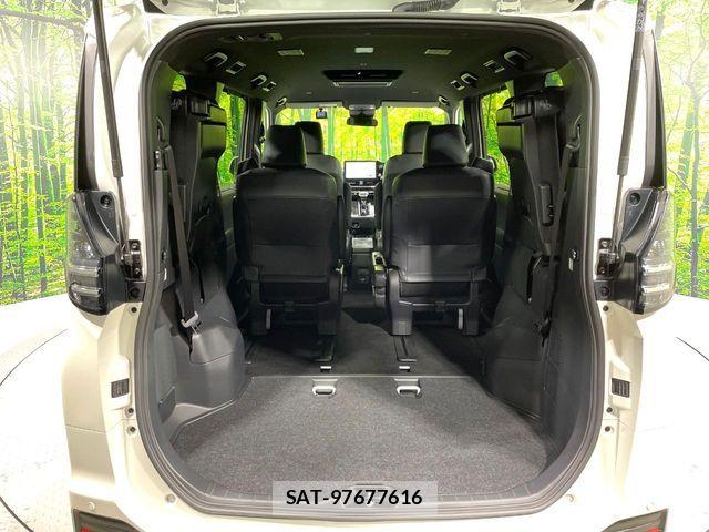 Toyota VOXY HYBRID 2025-06 7360445-11