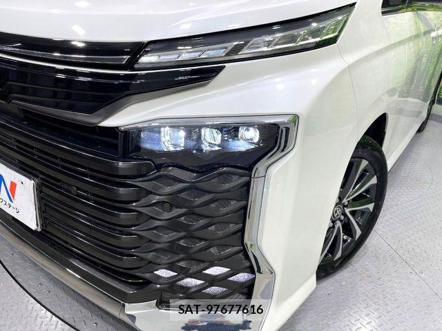 Toyota VOXY HYBRID 2025-06 7360445-13