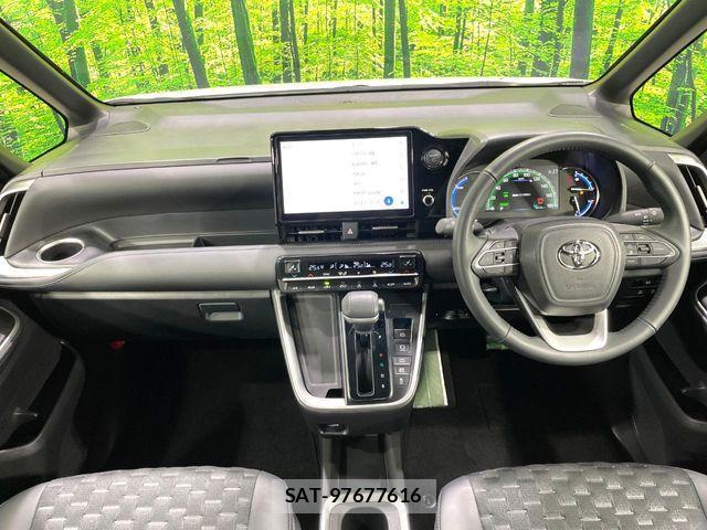 Toyota VOXY HYBRID 2025-06 7360445-1
