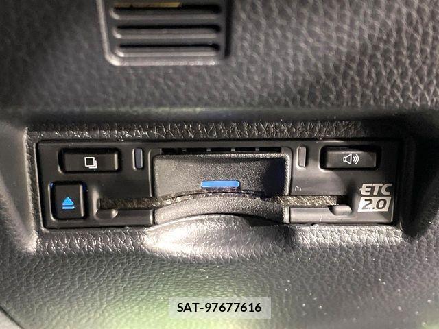 Toyota VOXY HYBRID 2025-06 7360445-7