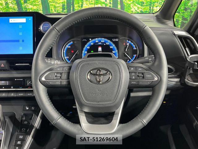 Toyota VOXY HYBRID 2023-04 7360446-11
