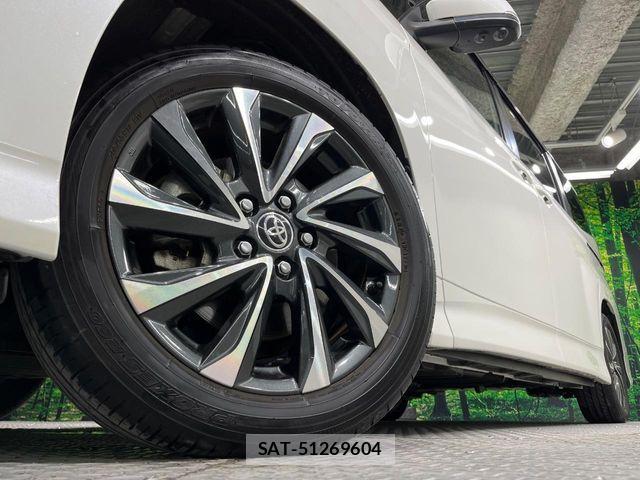 Toyota VOXY HYBRID 2023-04 7360446-13