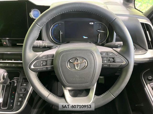 Toyota VOXY HYBRID 2023-07 7360454-10