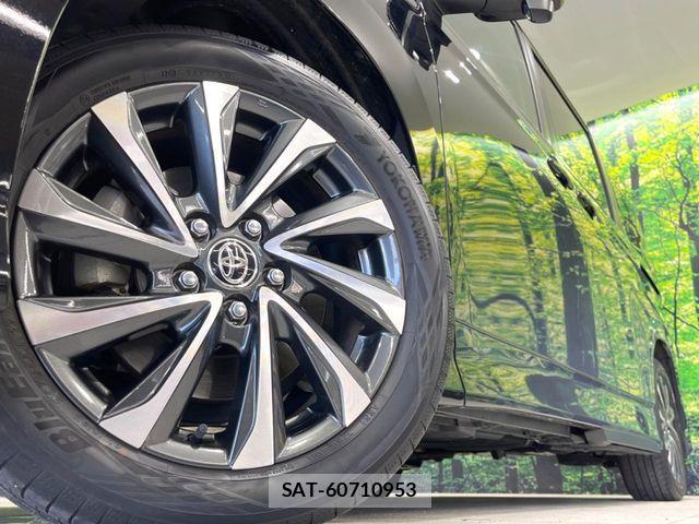 Toyota VOXY HYBRID 2023-07 7360454-12