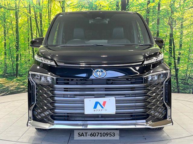 Toyota VOXY HYBRID 2023-07 7360454-13