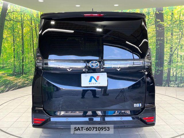 Toyota VOXY HYBRID 2023-07 7360454-14