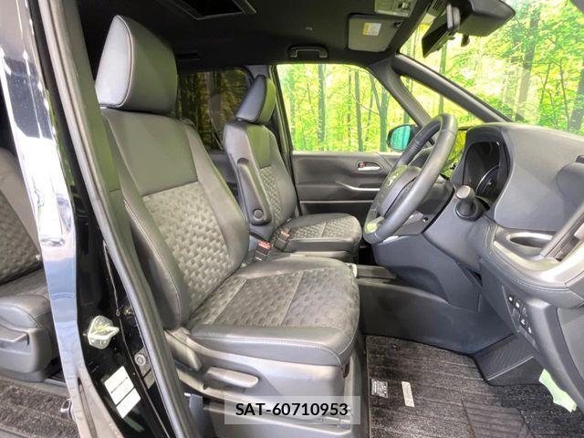 Toyota VOXY HYBRID 2023-07 7360454-7