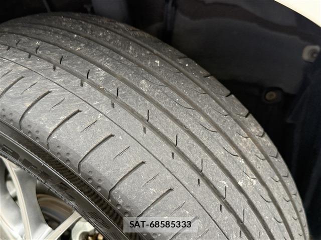 Toyota VOXY HYBRID 2020-01 7360461-18