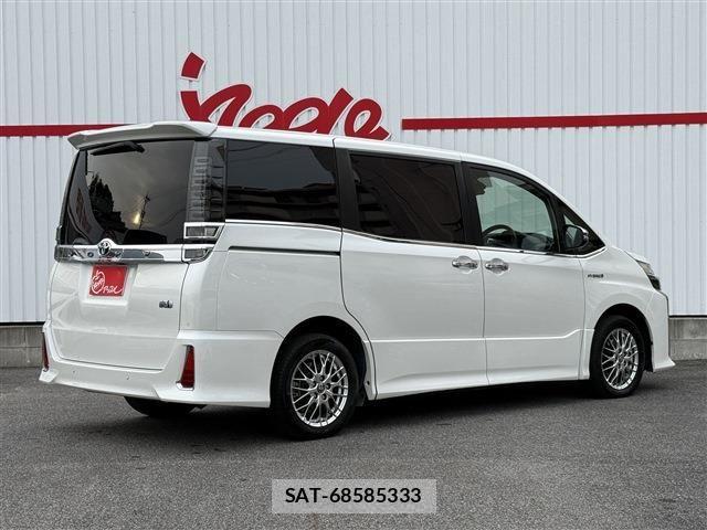 Toyota VOXY HYBRID 2020-01 7360461-3