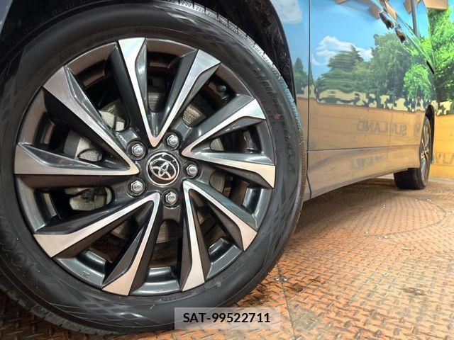 Toyota VOXY HYBRID 2023-05 7360439-12
