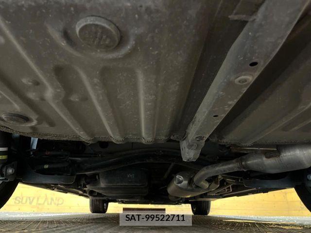 Toyota VOXY HYBRID 2023-05 7360439-18