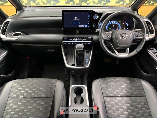Toyota VOXY HYBRID 2023-05 7360439-1