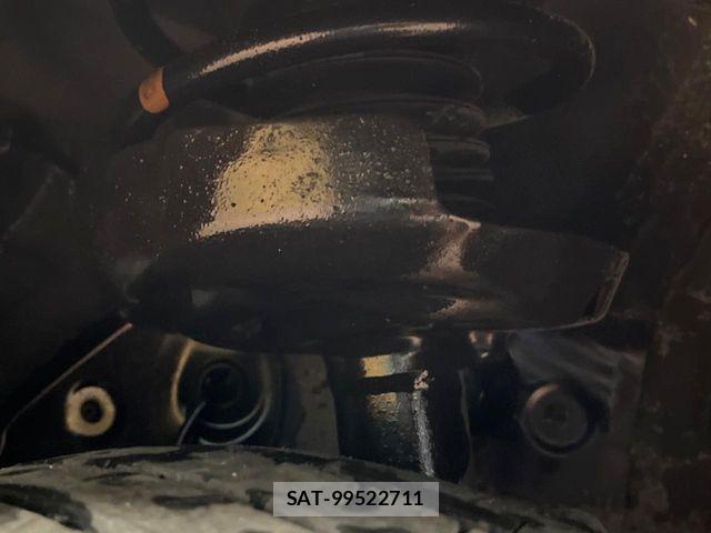 Toyota VOXY HYBRID 2023-05 7360439-19